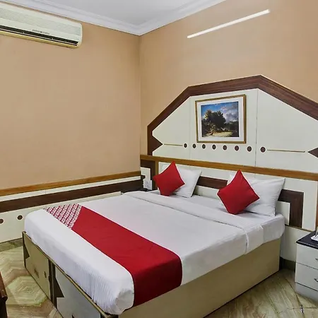 Vaccinated Staff - Collection O 13595 Vt Residency Hotel